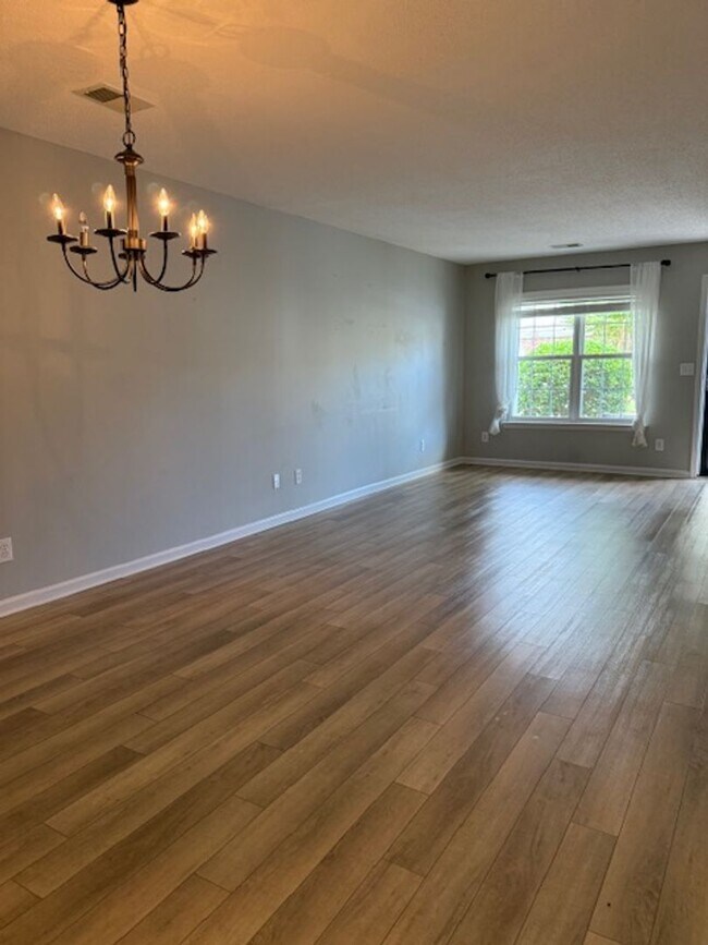 Building Photo - 59 Portrait Ln