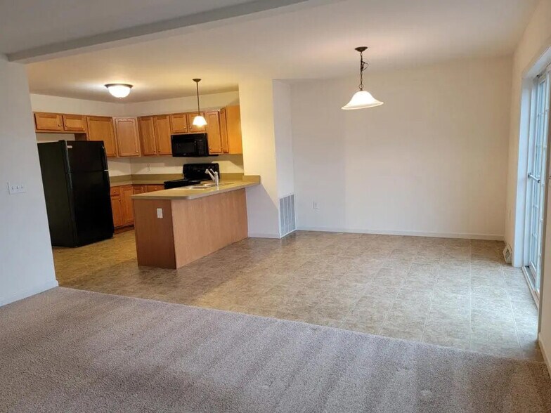 Building Photo - 701 Winding Ln