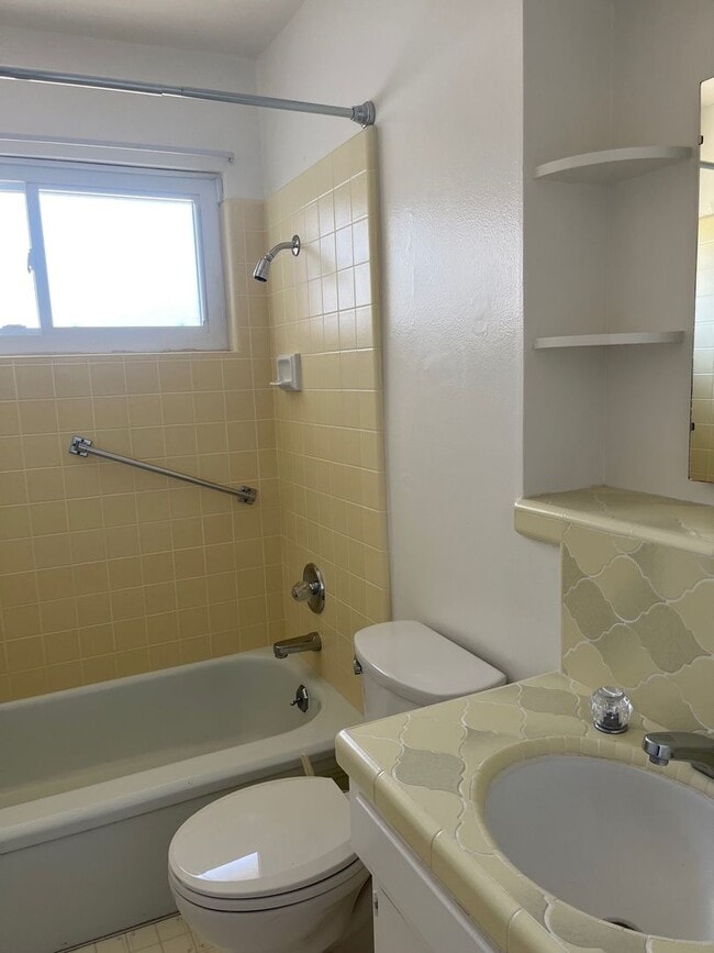 Building Photo - Great Four Bedroom, Three Bathroom House in Monterey
