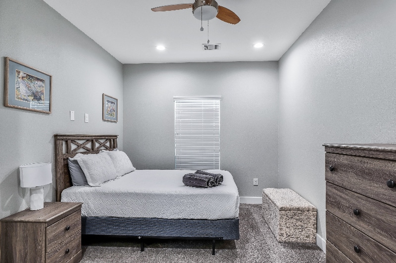 Building Photo - 144 W 5th St