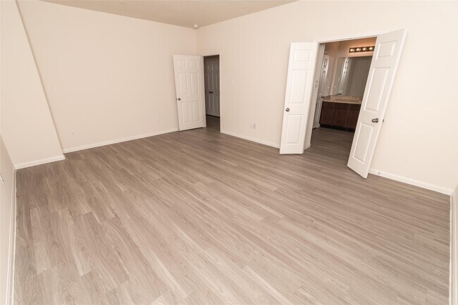 Building Photo - 1135 Lexington Grove Dr