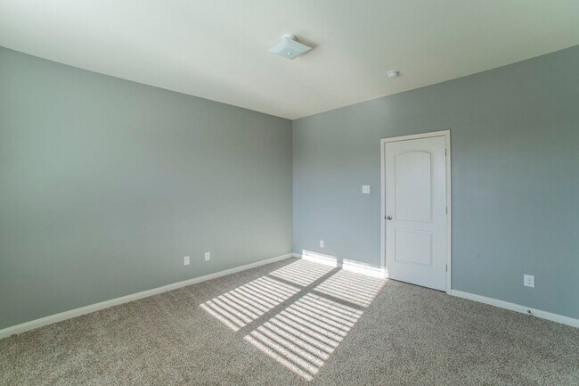 Building Photo - 6220 Obsidian Creek Dr