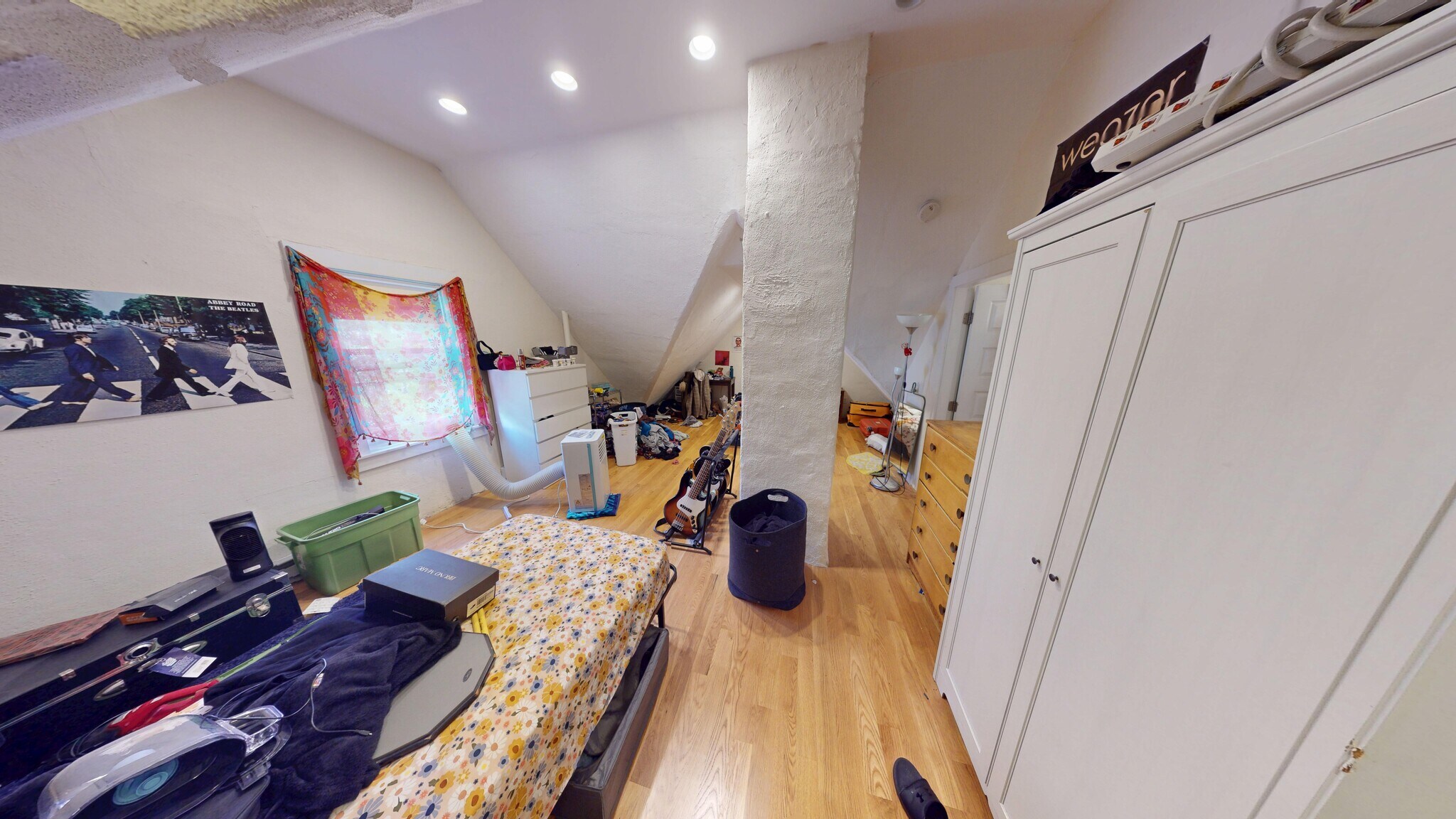 Building Photo - 1 Woodstock Ave