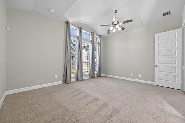 Building Photo - 15330 Legacy Pk Wy