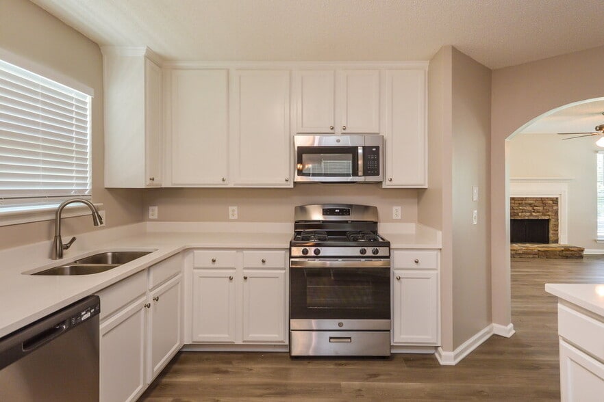 Building Photo - 260 Stone Ridge Way