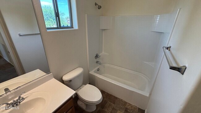 Building Photo - 624 W Mesquite Tree Ln