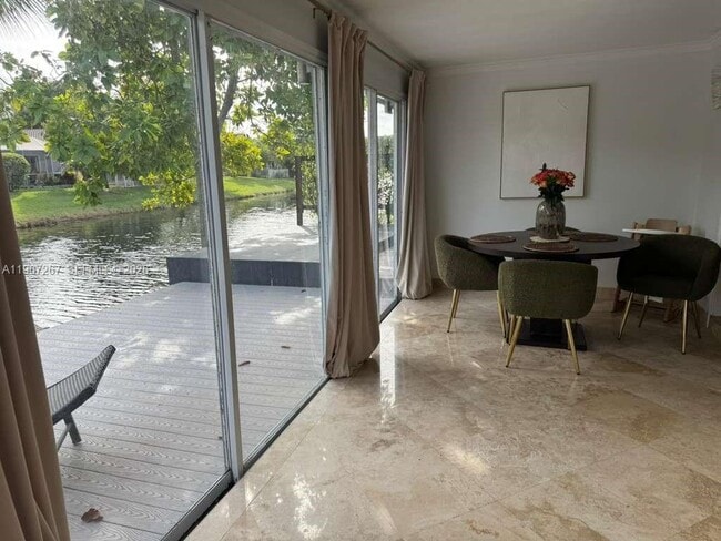 Building Photo - 332 NW 47th Ave