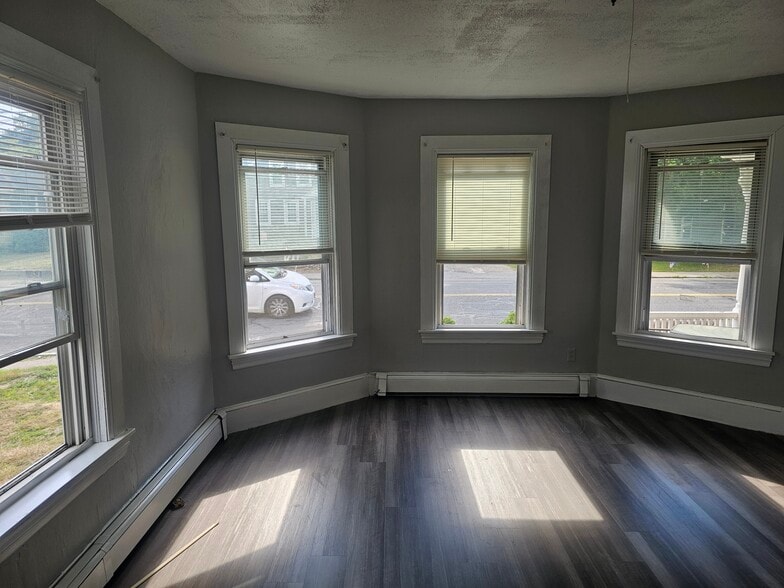 living room - 19 North Ave