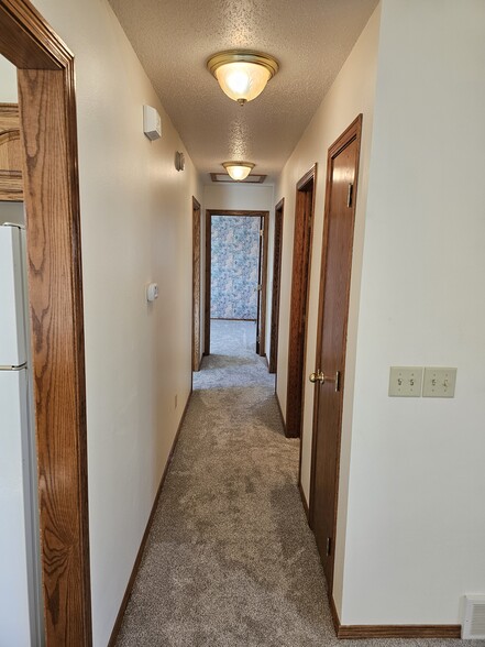 Building Photo - 4601 E Hanna Cir
