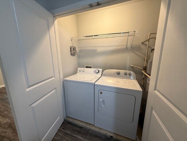 Building Photo - PRE-LEASING FOR AUGUST 2026!