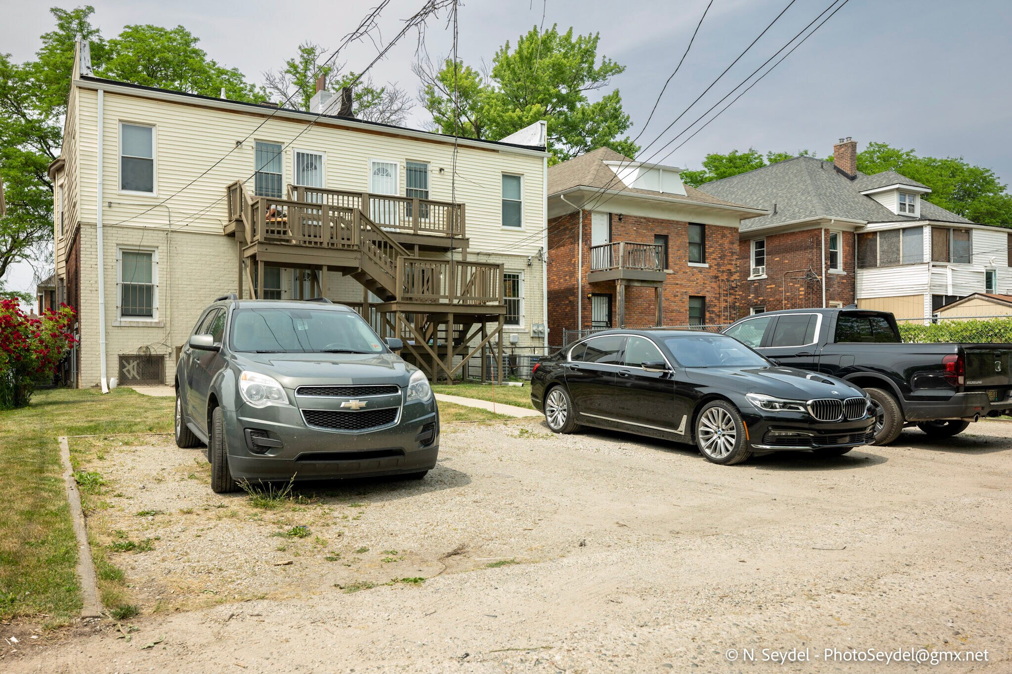Parking - 865 Blaine St