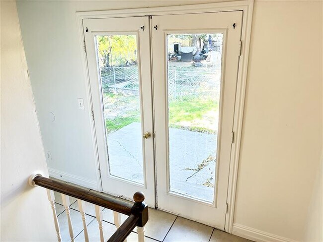 Building Photo - 631 N 120 E