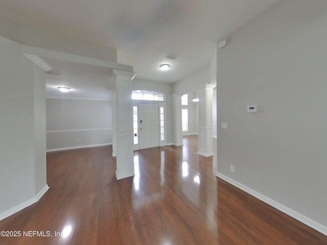 Building Photo - 838 Poydras Ln W