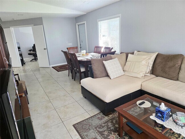 Building Photo - 11688 SW 17th Ct