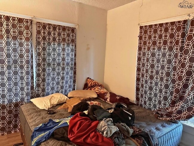 Building Photo - 2812 Ave R