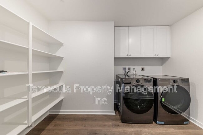 Building Photo - 29243 Victoria Bch Blvd