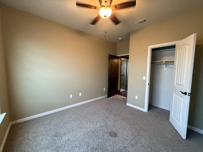 Building Photo - 414 Hidden Path