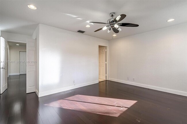 Building Photo - 11191 SW 17th Manor