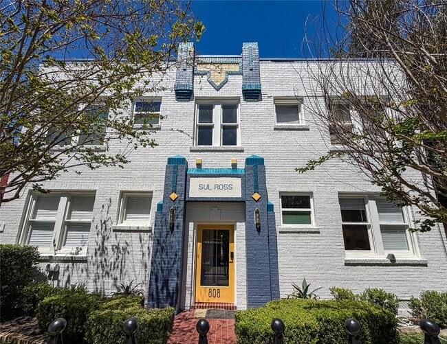 Building Photo - 808 Sul Ross St