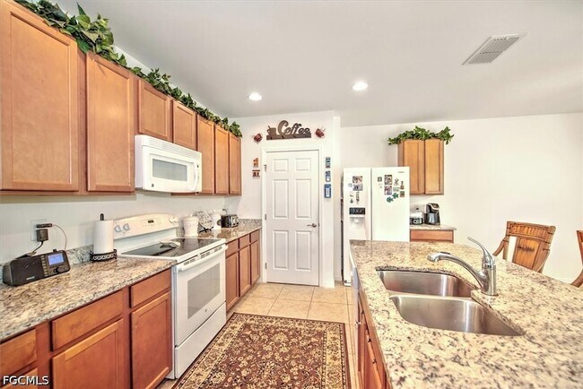 Building Photo - 3200 Birch Tree Ln