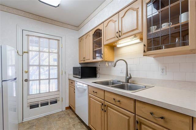 Building Photo - 12888 Montfort Dr