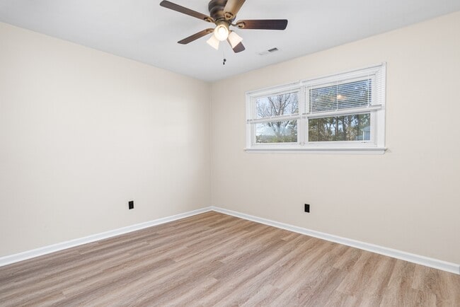 Building Photo - 38 Sacramento Dr