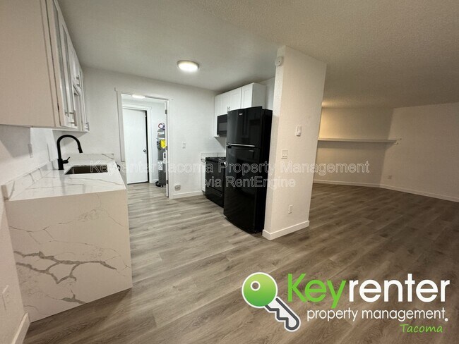 Building Photo - 15909 18th Ave Ct E