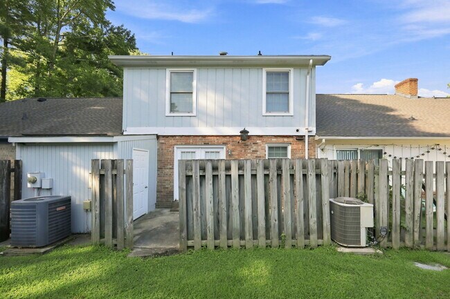 Building Photo - 126 Oakmont Dr