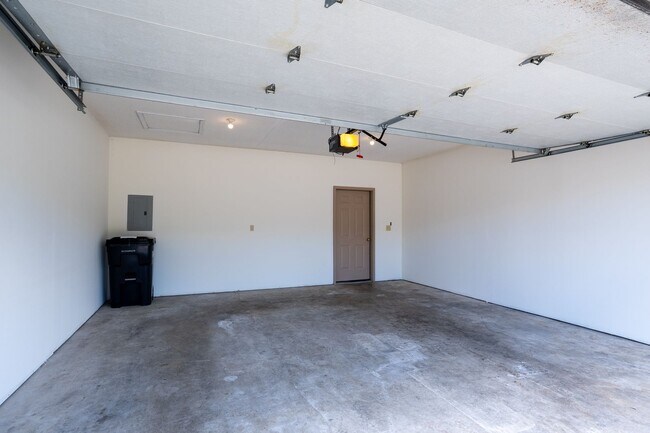 Building Photo - 3256-3258 Wind River Cir.