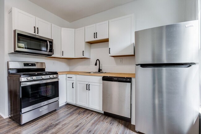 Building Photo - 2637 S 18th St