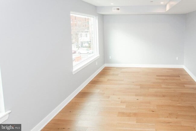Building Photo - 2139 League St