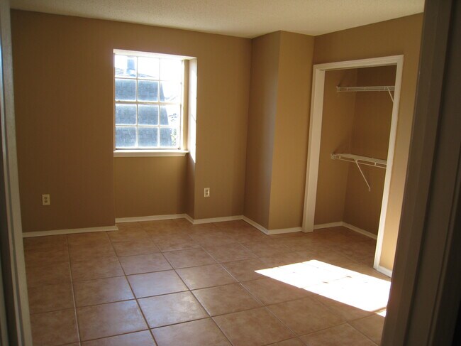 Building Photo - 59 Carriage Ln