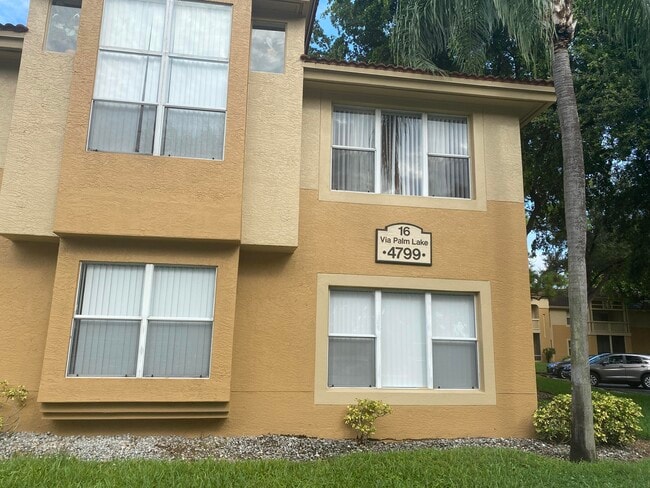 Building Photo - 4799 Via Palm Lakes