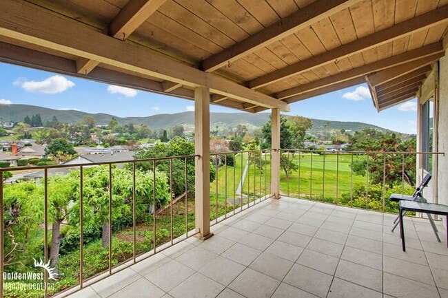 Building Photo - Charming 2Bdm 2Ba Condo with Scenic Views in Lake San Marcos!