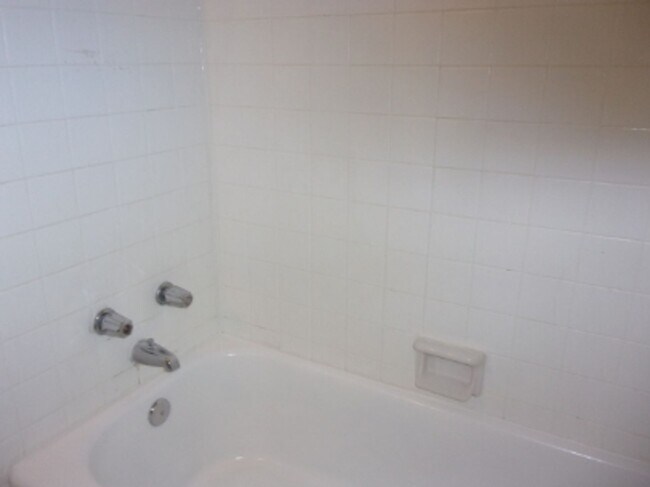 Building Photo - Charming 2 Bedroom 1 Bath Home in the Highly Desirable College Avenue Neighborhood