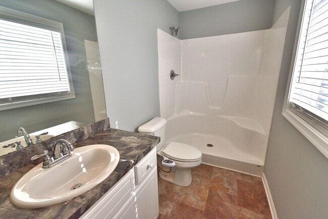 Building Photo - 1922 Sapphire Rd