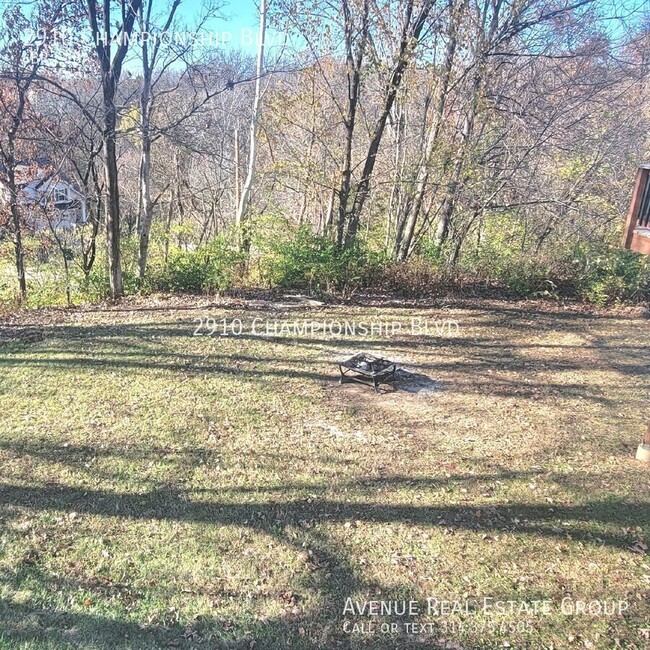 Building Photo - 3000+sqft of Living Space in Estates of Ar...