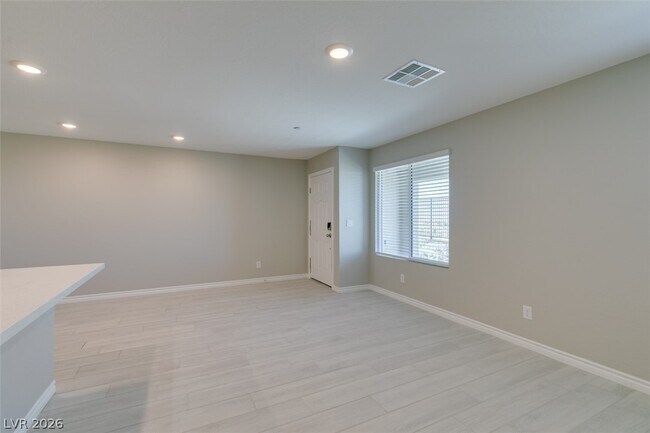 Building Photo - 6184 Rathbone St