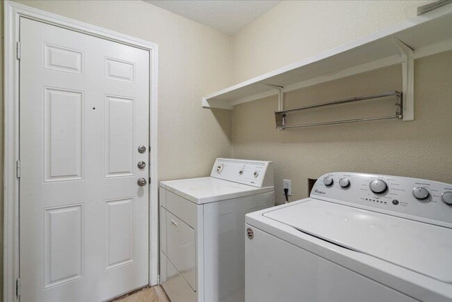 Building Photo - 2205 Cedar Branch Dr