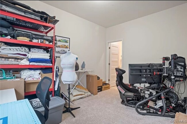 Building Photo - 3 Bedroom Townhouse with 2 Car Garage