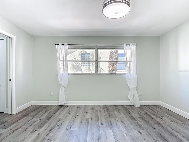 Building Photo - 620 N Barfield Dr