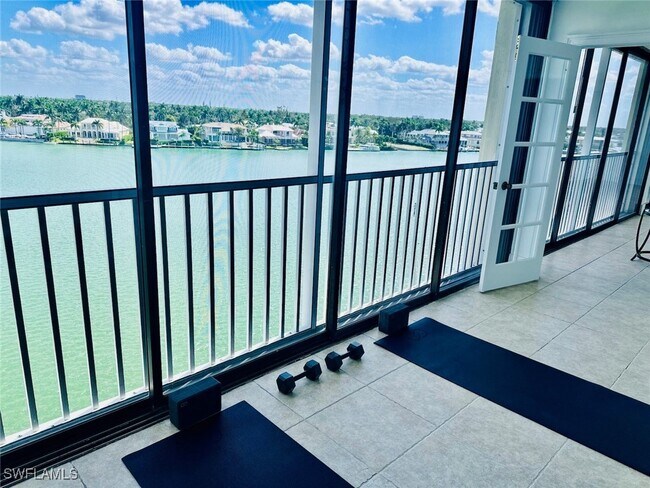 Building Photo - 2750 Gulf Shore Blvd N