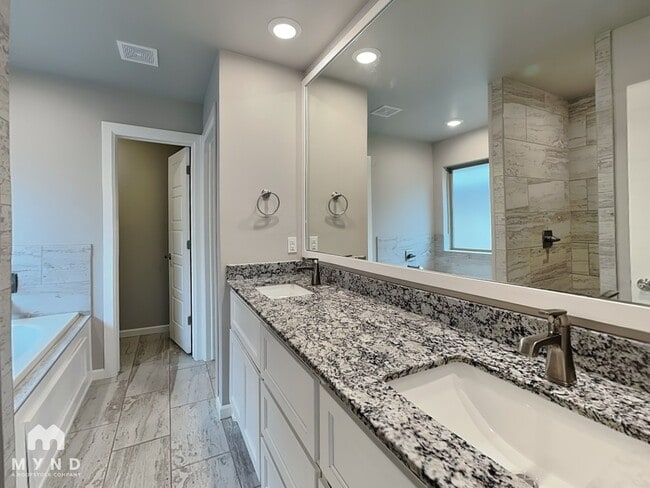 Building Photo - 4105 Palmetto Trail