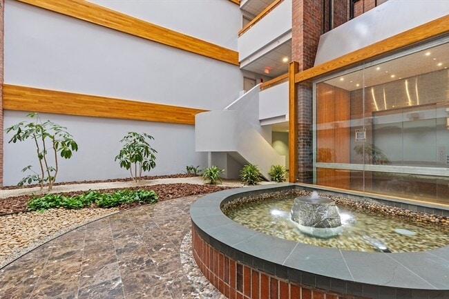 Building Photo - 241 Perkins St