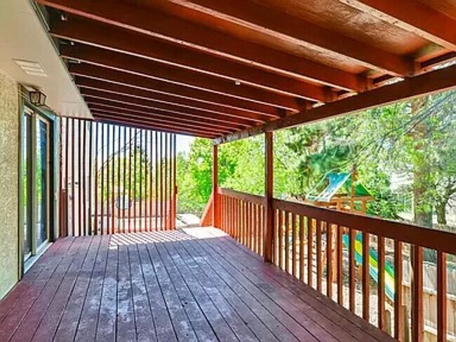 Building Photo - Spacious Home on a Large Lot in Villa Loma...