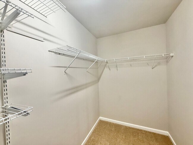 Building Photo - 6016 Namozine Ct