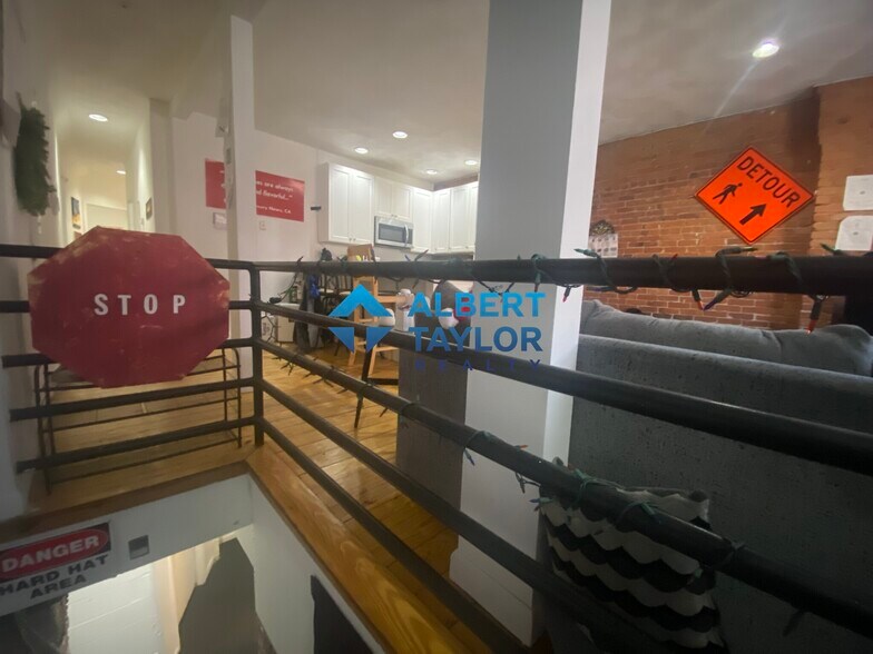 Building Photo - 612 Columbus Ave