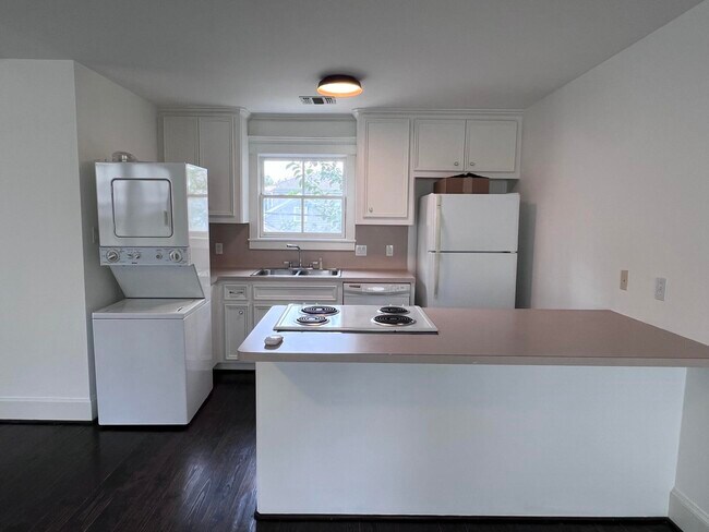 Building Photo - 1436 Heights Blvd