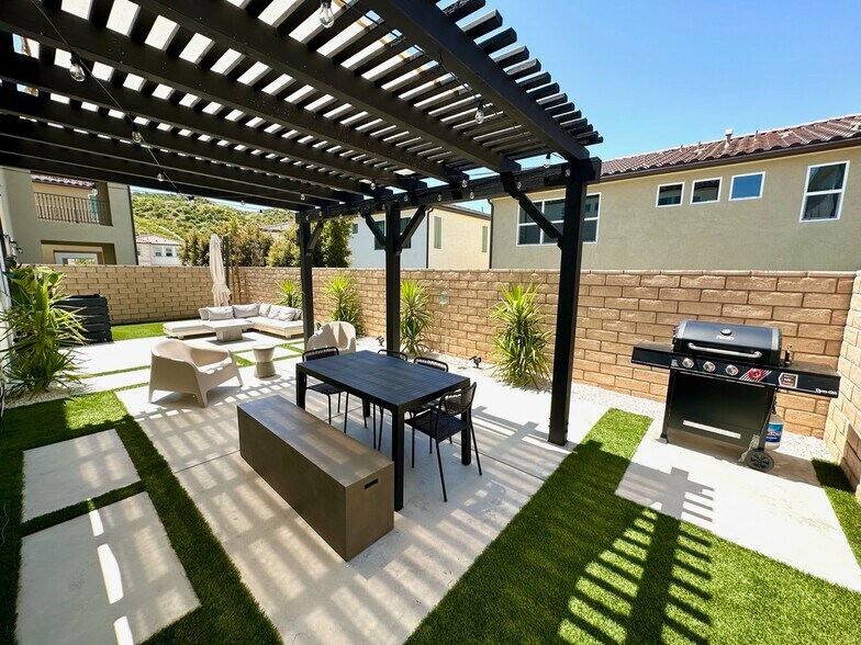 Building Photo - 28519 Moyer Ln