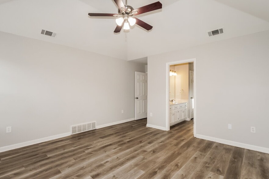 Building Photo - 7931 Claredale Dr